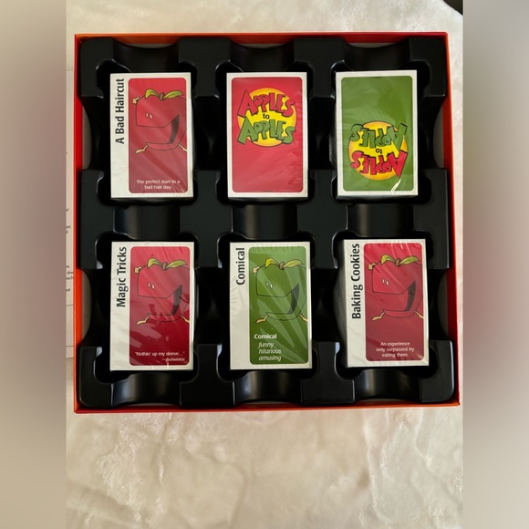 Apple to Apples Party Box Game (NIB) - Picture 4 of 7